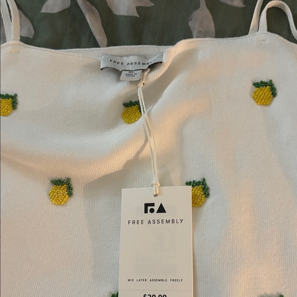 White Tank Top with lemon Embroidery - Picture 3 of 6